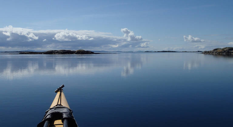 Blikk stille ved Sula